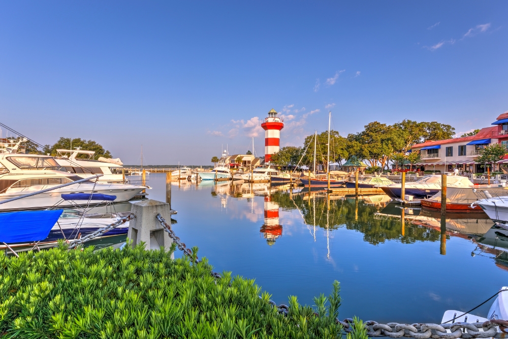 A picture of a marina